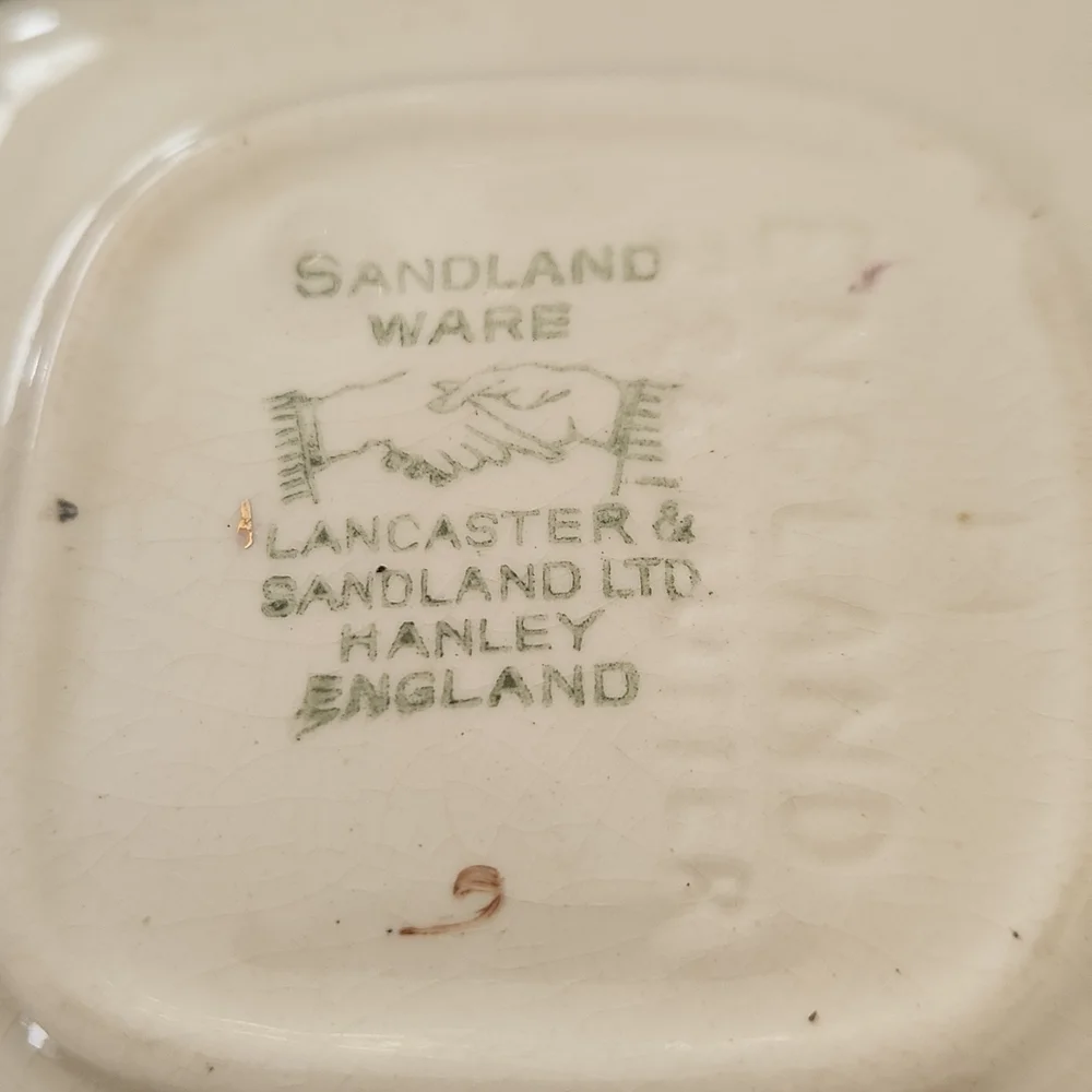 VINTAGE VICTORIA B.C. ENGLAND LANCASTER LTD & SANDLAND WARE SOUVENIR BUTTER DISH